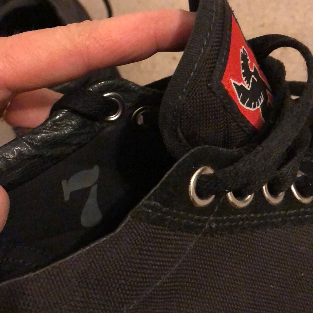 Chrome Black & Red Shoes - Women’s Size 8.5 - Picture 8 of 8